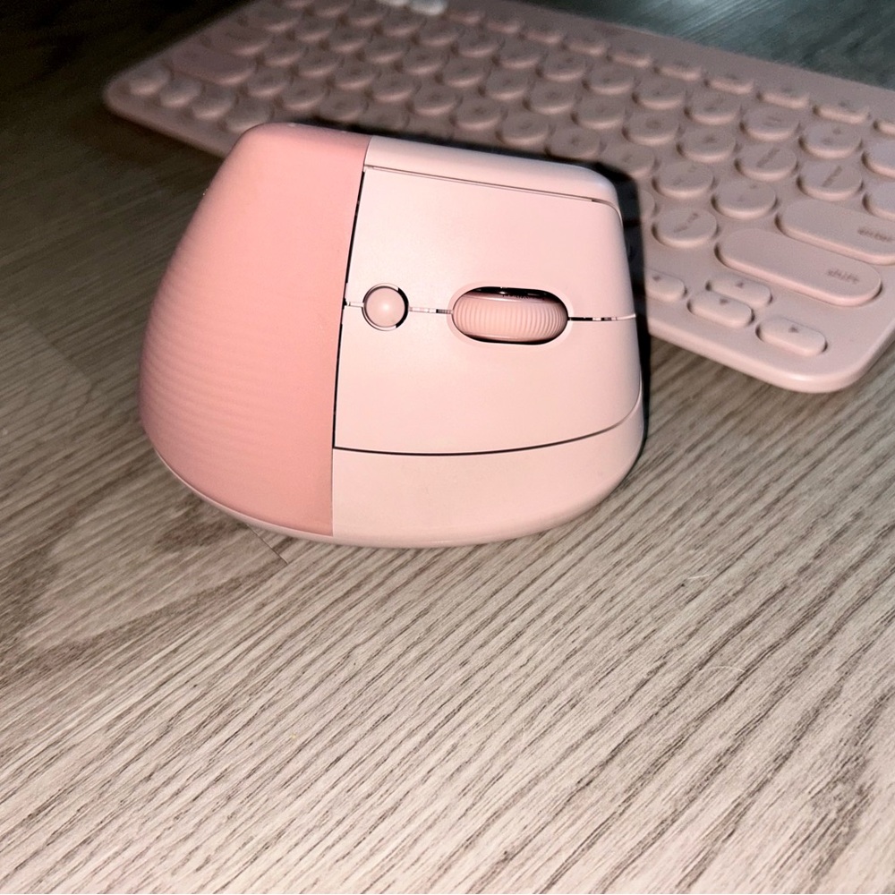 Pink Ergonomic Wireless Mouse
